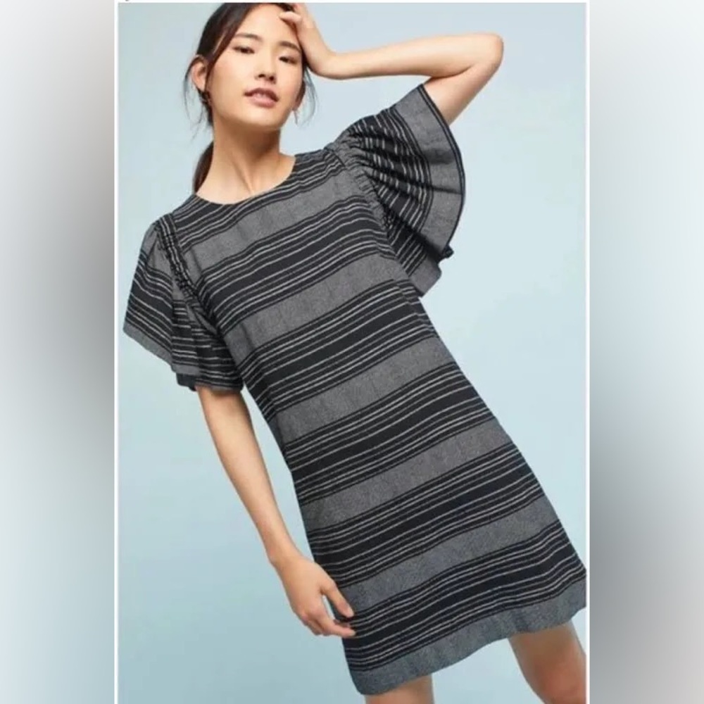 Anthro Moon River Black and White Stripe Ruffle Puff Sleeve - XS Like New
